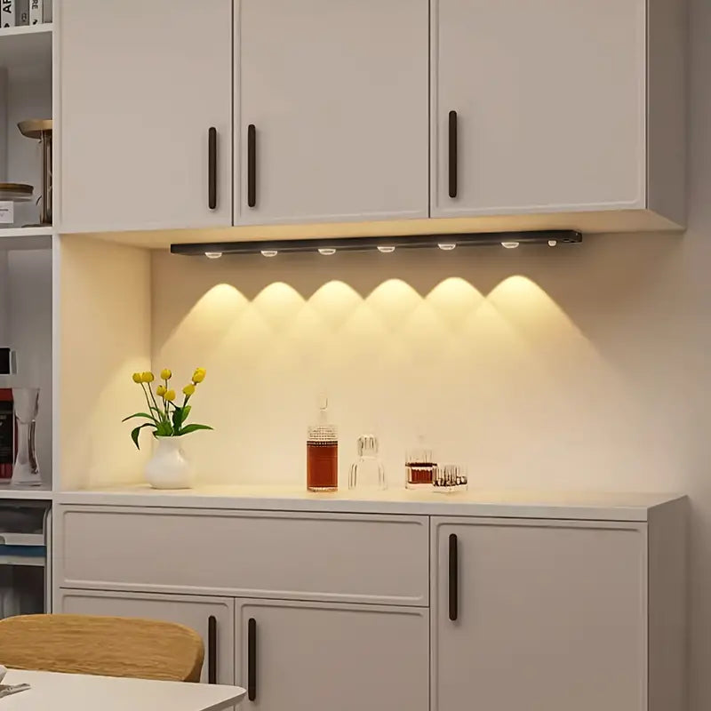 Buy motion lights for wardrobes with mountable LED panel and PIR sensor